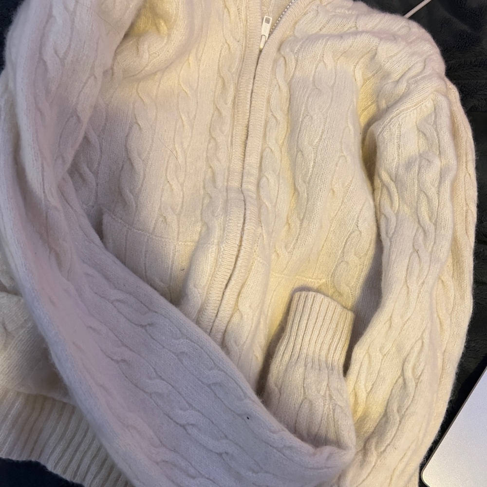 Cozy Cable Knit Sweater - Cream